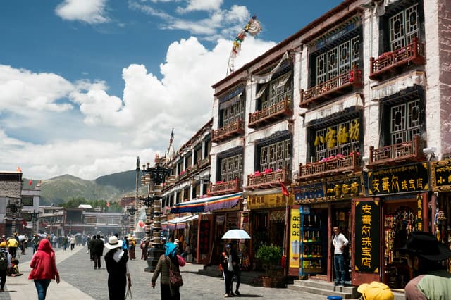 Lhasa Travel Guide: What to See, Do and Eat in Tibet's Capital